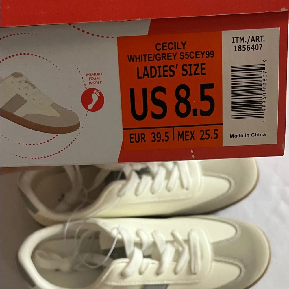J Sport Women's Cecily Sneakers Size‎ 8.5